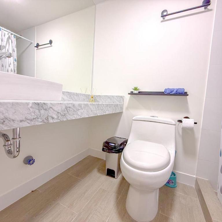 Céntrico departamento en Miraflores con Piscina - Apartamento de 3 dormitorios - 9