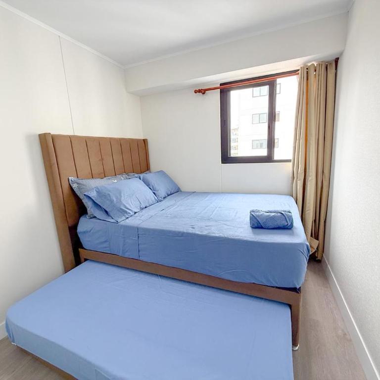 Céntrico departamento en MIraflores con PIscina - Three-Bedroom Apartment - 16