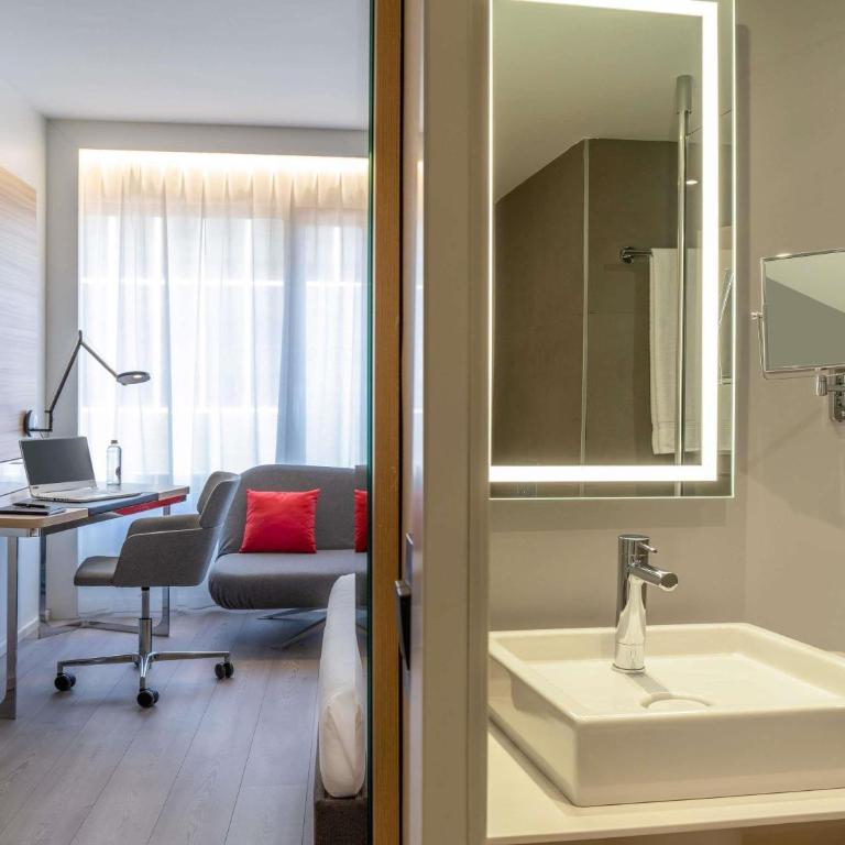 Novotel Campo De Las Naciones - Superior Queen Room - Plaza Building - 6