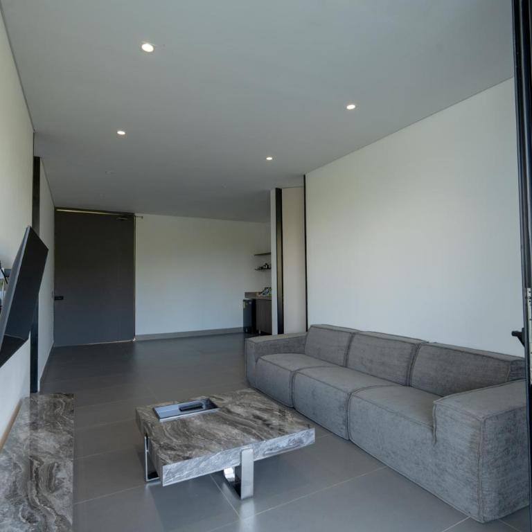 Roka Hotel - Suite Familiar - 5