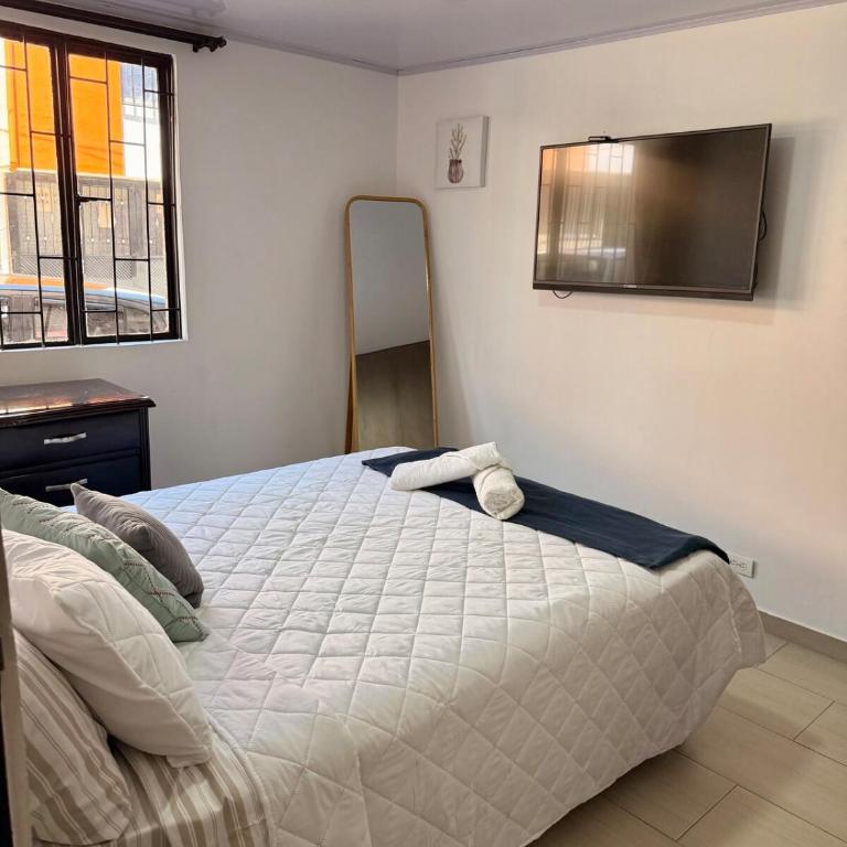 Cómodo Apto 3 habitaciones "Ruta del Condor" - Three-Bedroom Apartment - 16