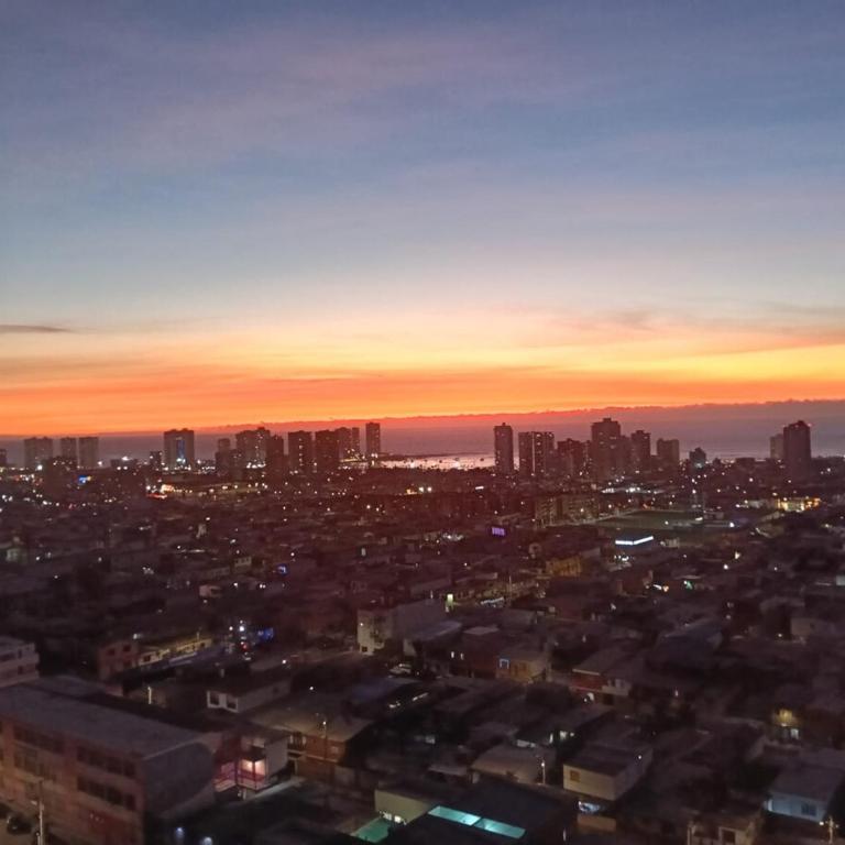 Equipped apartment near Zofri and Cavancha - Three-Bedroom Apartment - 1