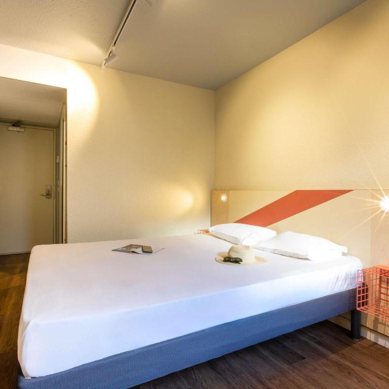 ibis budget Avignon Centre - Chambre Triple avec 1 Lit Double et 1 Lit Simple - 1