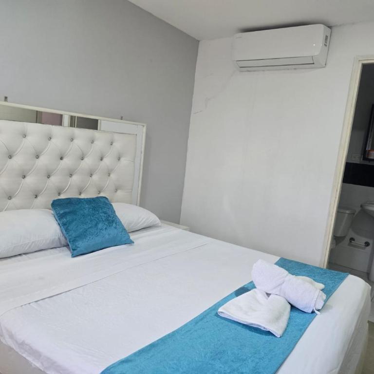 Hotel Casa Bellamare - Double Room with Private Bathroom - 2