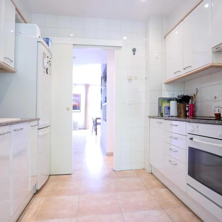Dúplex en S'Agaró: 4 Habitaciones, Cerca de la Playa - ES-298-13 - Apartamento - 10