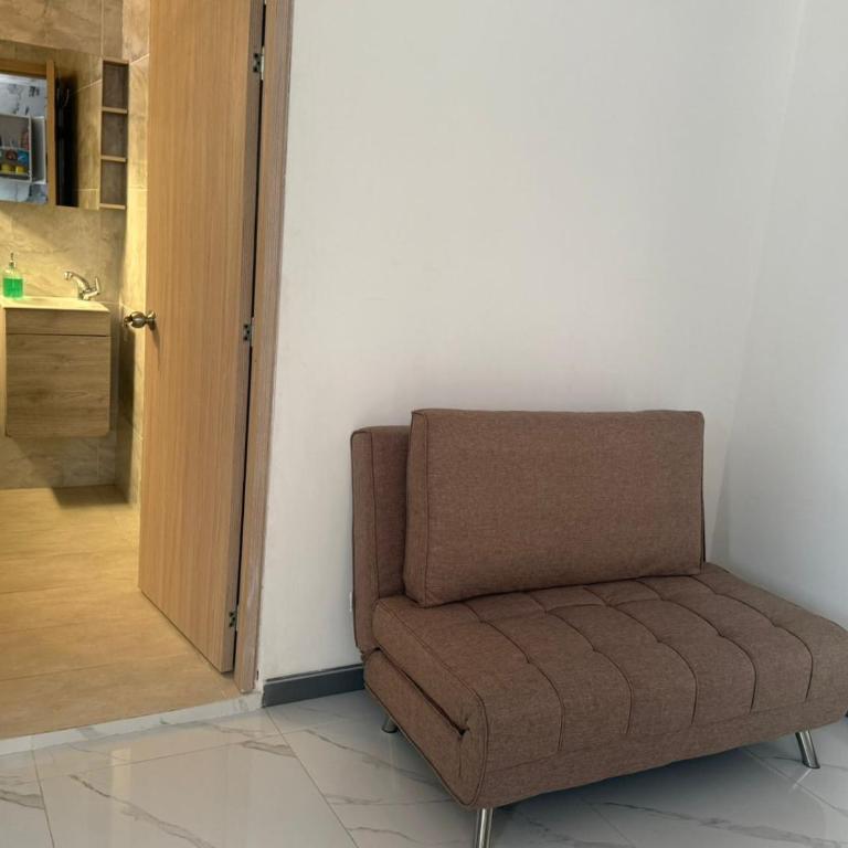 Cali-Central - One-Bedroom Apartment - 6