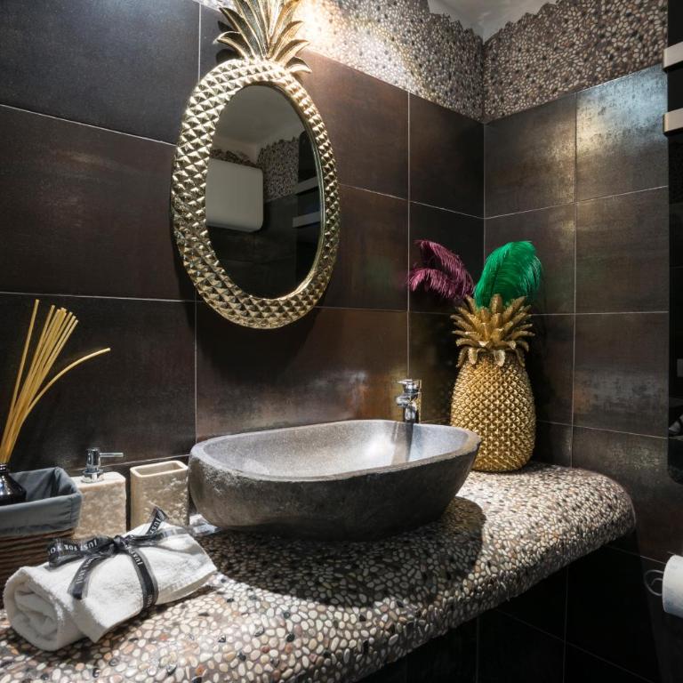 Entire Loft in Via Margutta 2BR -2BA Private steam bath Inside The loft - Two-Bedroom Apartment - 4