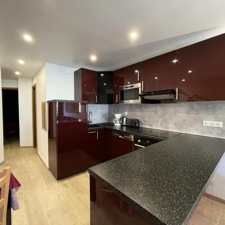 Résidence Hauts De Chaviere - Val Thorens location: bel appartement de 53 m2 traversant, confortable et calme de 53 m2, bien situ MAE-9037 - Appartement - 11