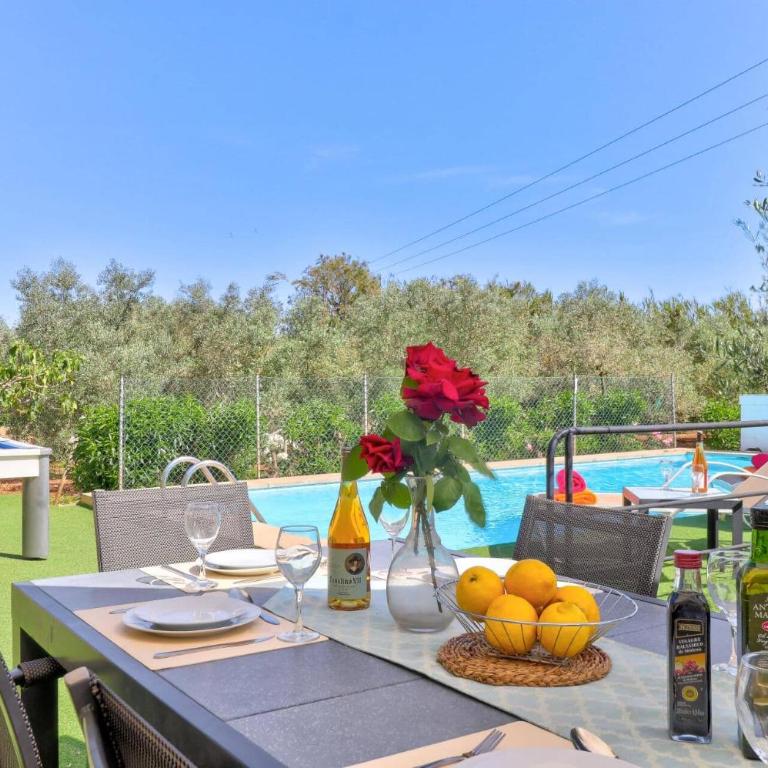 Villa Martin by Villa Plus - Villa - 10