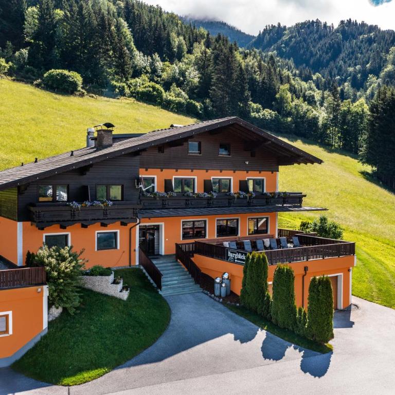 Der Burgblick-Adults Only 24 H Self Check In - Chambre Double Deluxe avec Balcon - Vue sur Château - 2