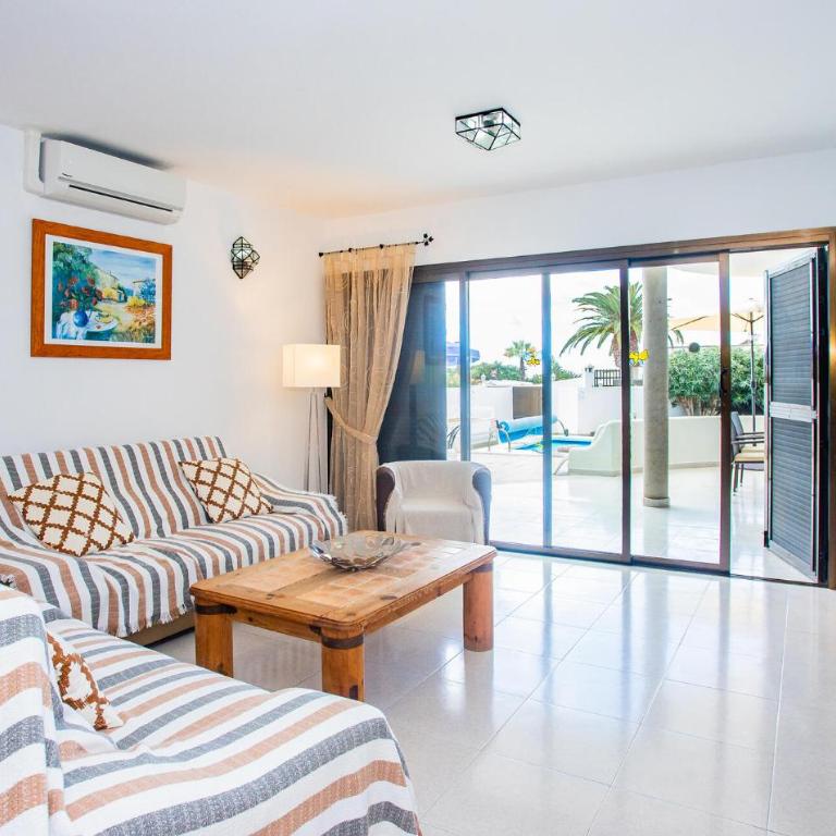 Casa Mimosa - Three-Bedroom Vacation Home - 1