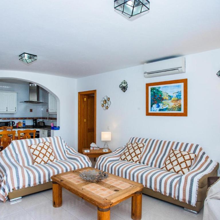 Casa Mimosa - Three-Bedroom Vacation Home - 4