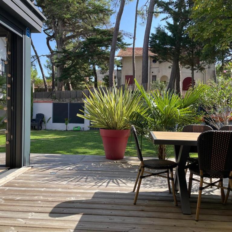 Maison avec jardin clos proche plage et commodités - Three-Bedroom Home - 13