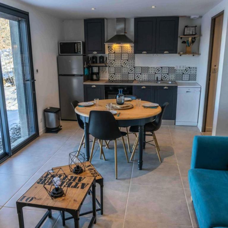 Résidence Pramouton - Un logement tout confort au cœur d’un chalet MAE-0411 - Chalet - 1