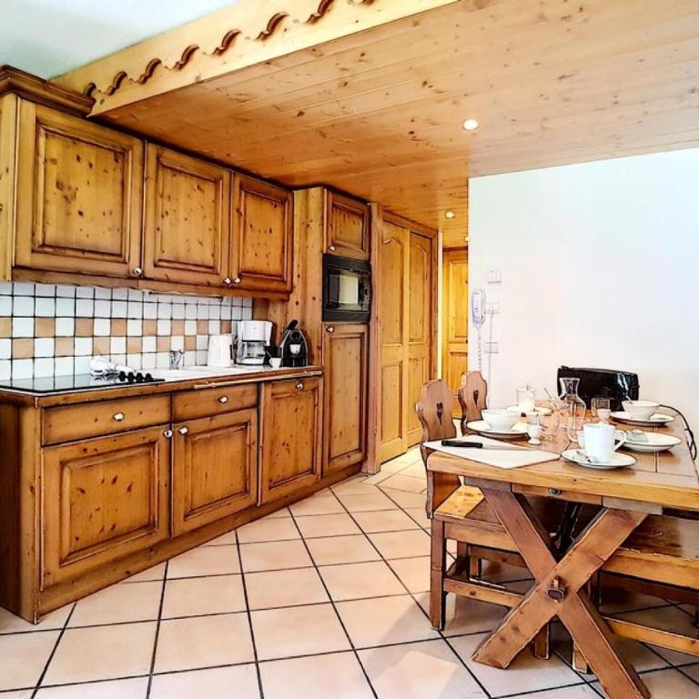 Résidence Alpages De Reberty - Appartement spacieux et lumineux · Proche des pistes · Balcon · Piscine · Parking couvert MAE-7011 - Appartement - 7