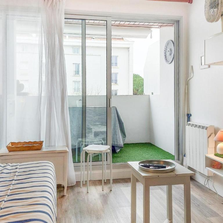 1 Bedroom Amazing Apartment In Royan - Appartement 1 Chambre - 2