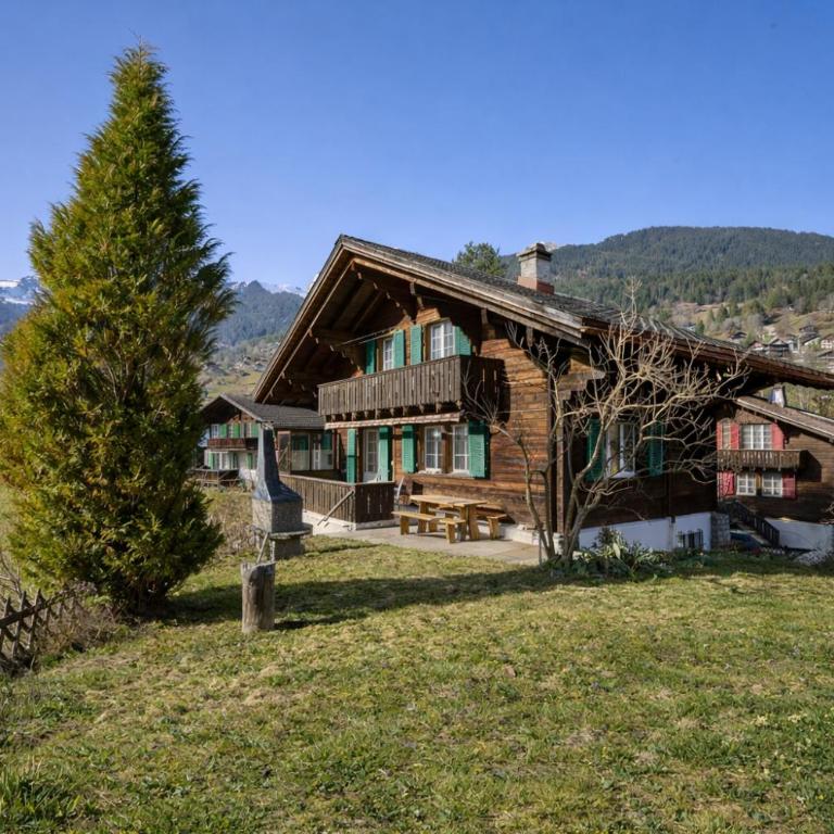 Cozy traditional Chalet, Stunning Mountain Views - Chalet - 1