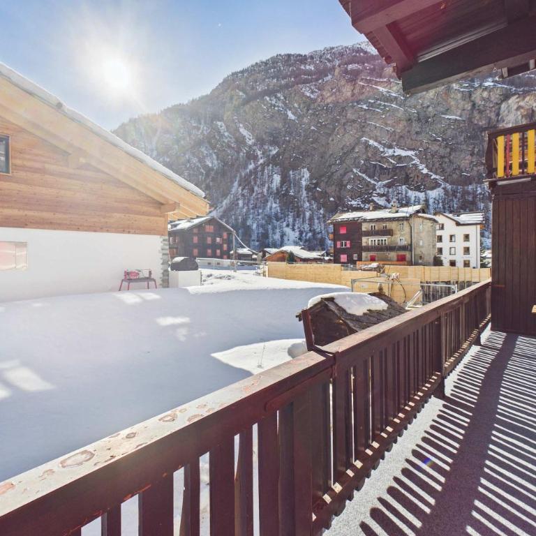 Family Apartment near Zermatt with Stunning Views - Apartment - 11