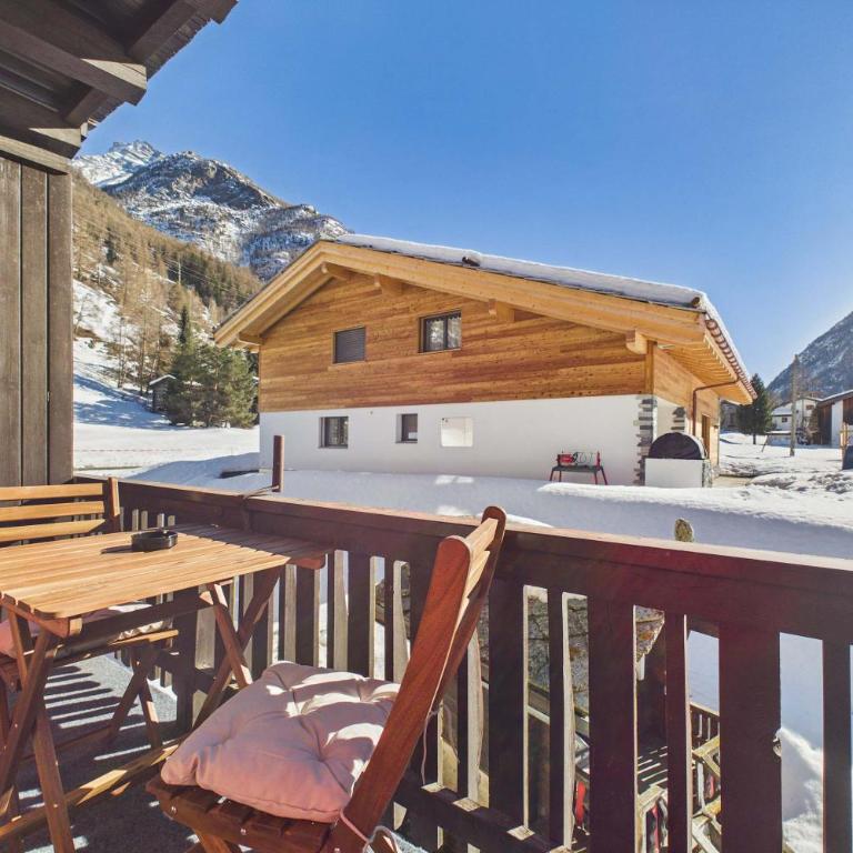 Spacious Alpine Family Apartment near Zermatt - Apartment - 6