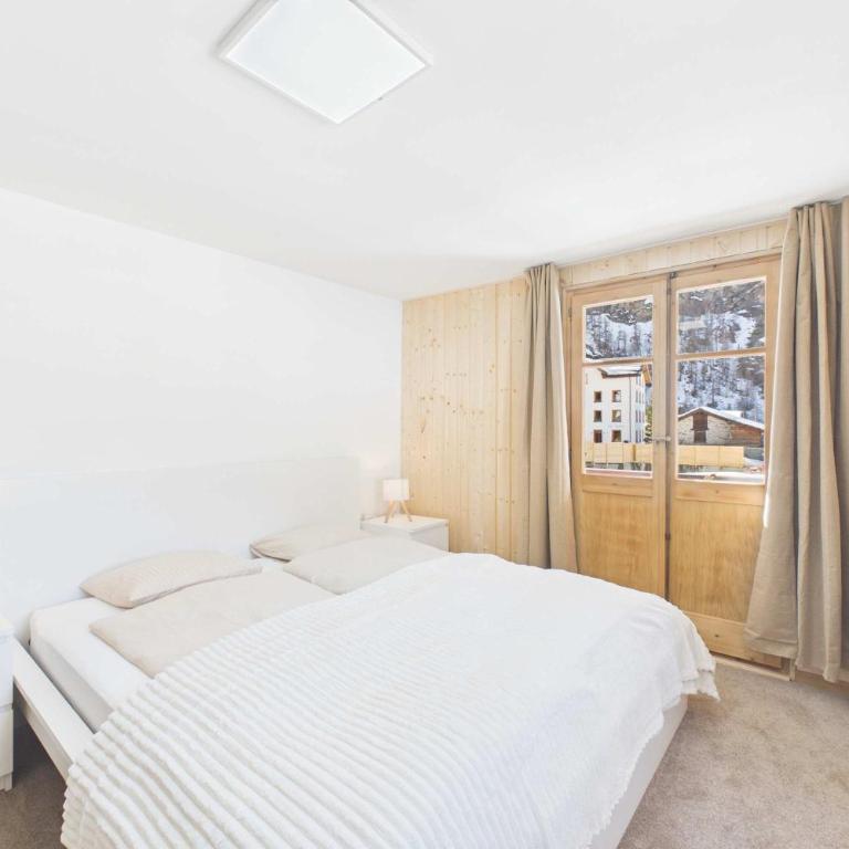 Spacious Alpine Family Apartment near Zermatt - Apartment - 11