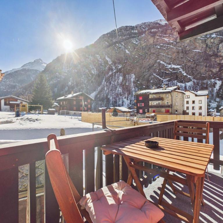 Spacious Alpine Family Apartment near Zermatt - Apartment - 13