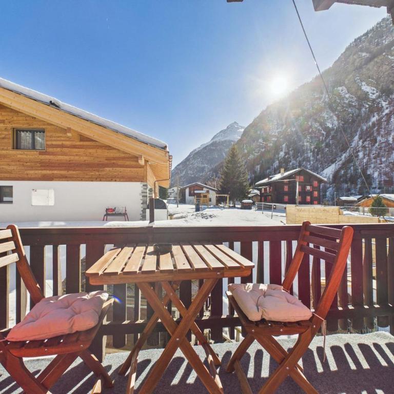 Spacious Alpine Family Apartment near Zermatt - Apartment - 16