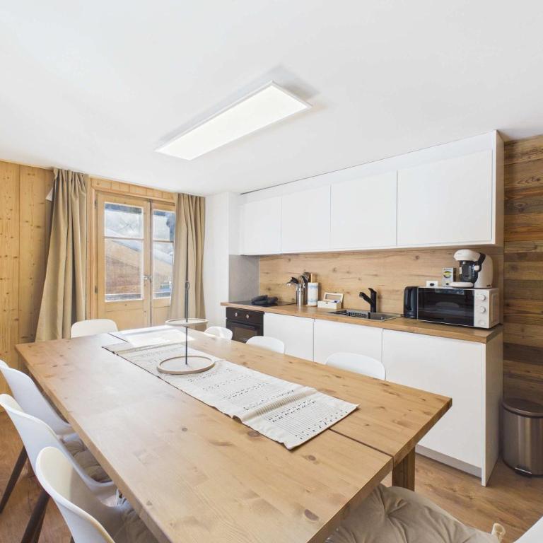 Family-Friendly Apartment for 8 near Zermatt - Apartment - 3