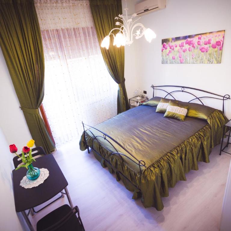 Floreo Guest House - Camera Matrimoniale con Balcone - 7