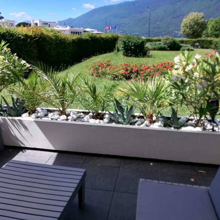 SUPERBE STUDIO FACE AU LAC DU BOURGET AVEC TERRASSE curistes ou couples - Apartment mit 1 Schlafzimmer - 1
