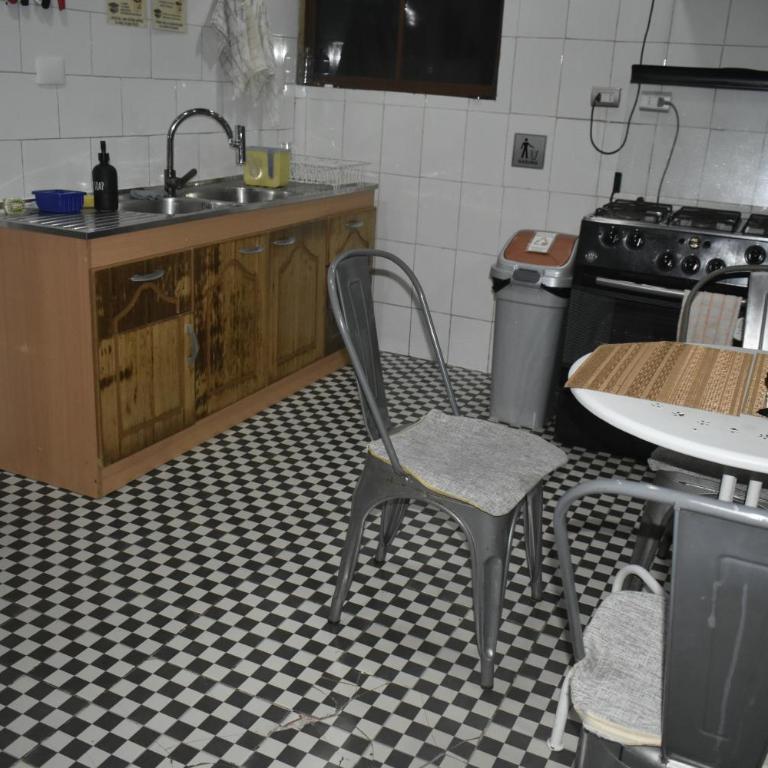 Estación Hostel - Single Room with Shared Bathroom - 23