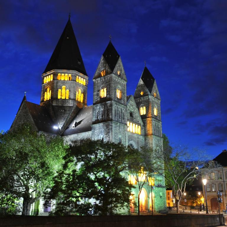 Appart Hotel MarcoPolo Metz Centre - Vue Cathédrale - 2 Chambres - 78m2 - Situation exceptionnelle - Classement officiel 4 Étoiles - Appartement 2 Chambres Deluxe - 39