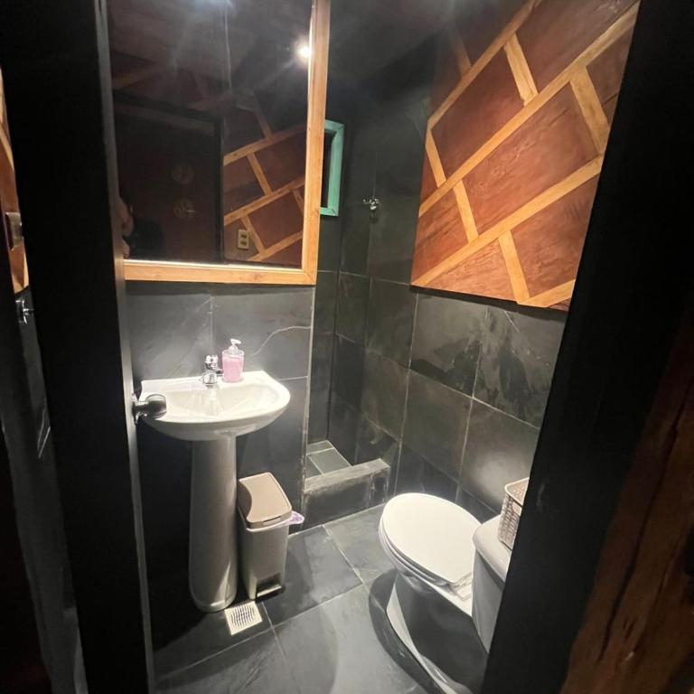 Estación Hostel - Single Room with Shared Bathroom - 25