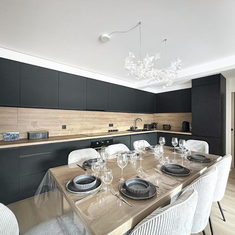 DBA104 - 4 pieces 6 pers Centre village Carroz - Three-Bedroom Apartment with Balcony - 2