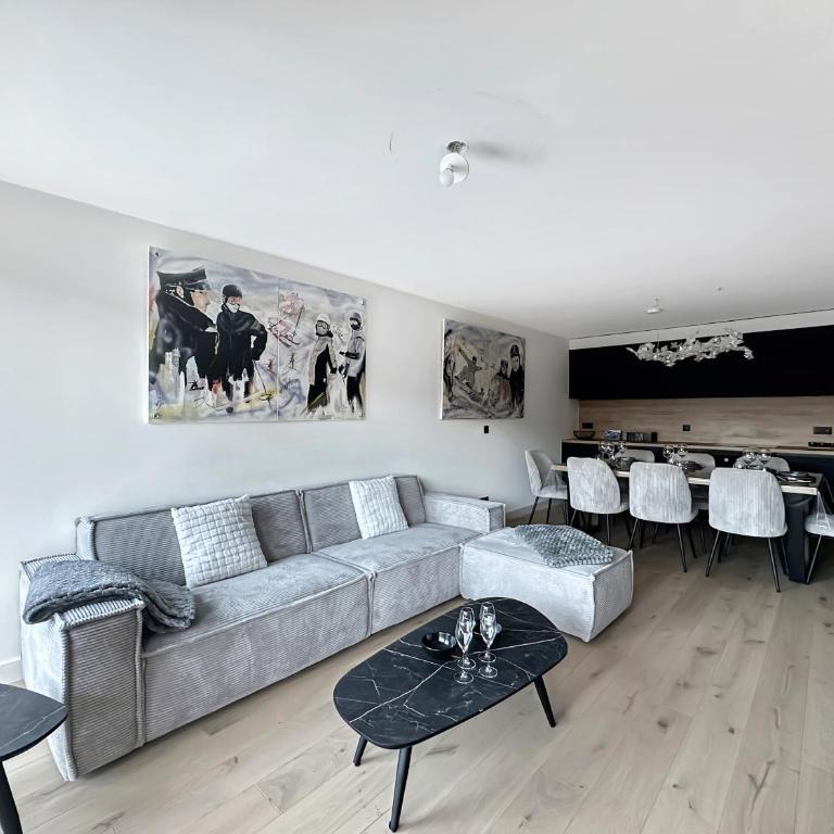 DBA104 - 4 pieces 6 pers Centre village Carroz - Three-Bedroom Apartment with Balcony - 3
