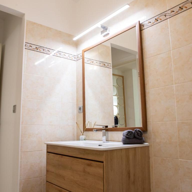 Duplex carré d'or au calme sur cour 100m de la plage - Appartement 3 Chambres - 15