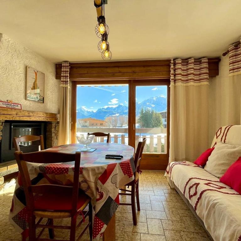 Vue Mont-Blanc et Pistes à pied à Combloux - Appartement - 1