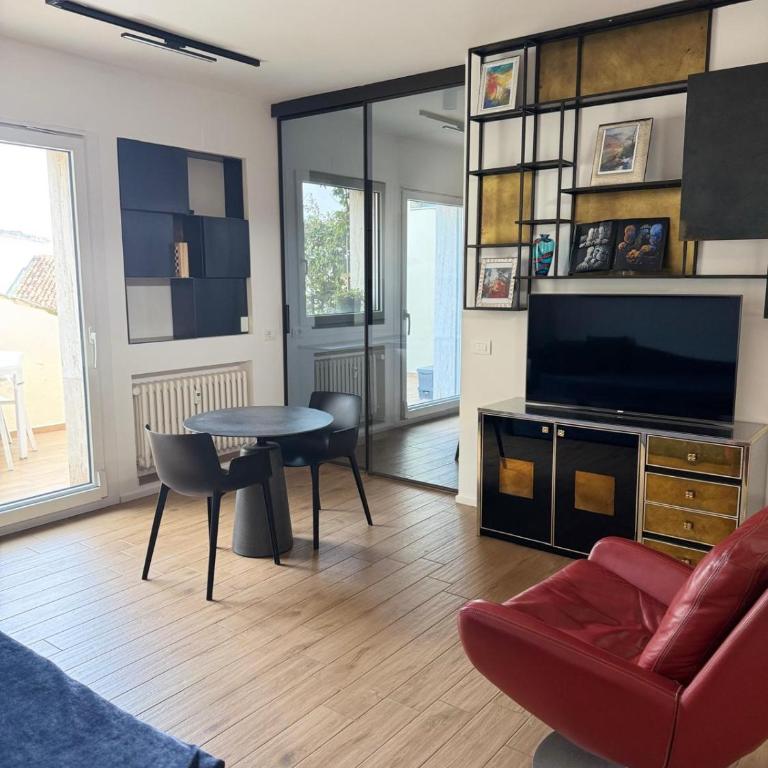 Attico con terrazzino vicino Arena - One-Bedroom Apartment - 7