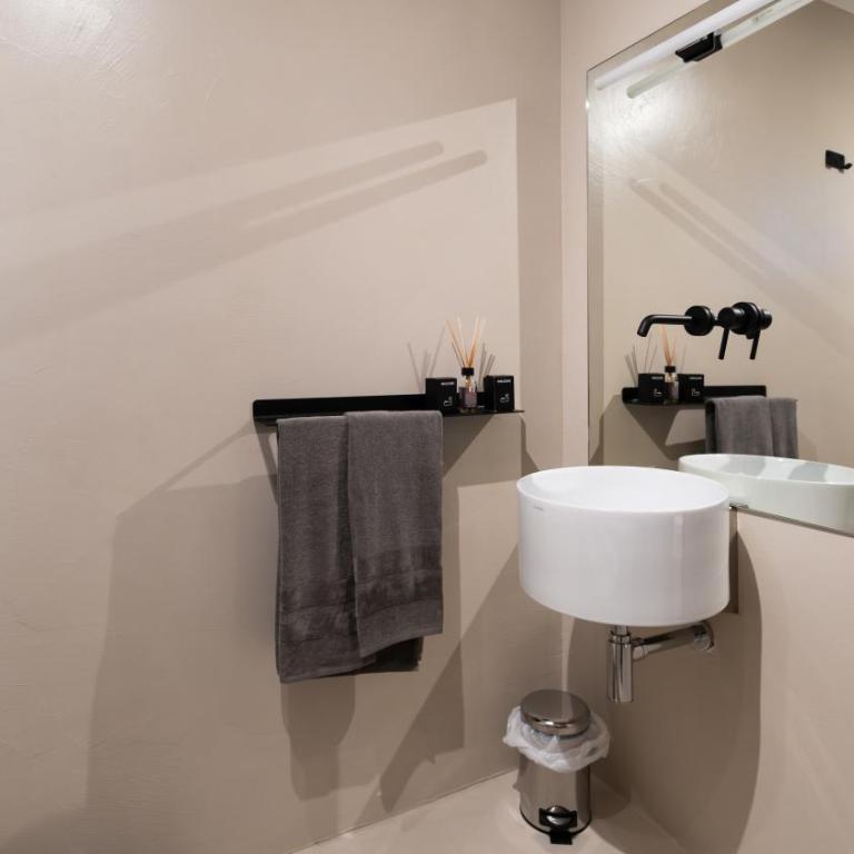 DOMUS 1435 - Iconic Suites in Centro - Monolocale King Deluxe - 20