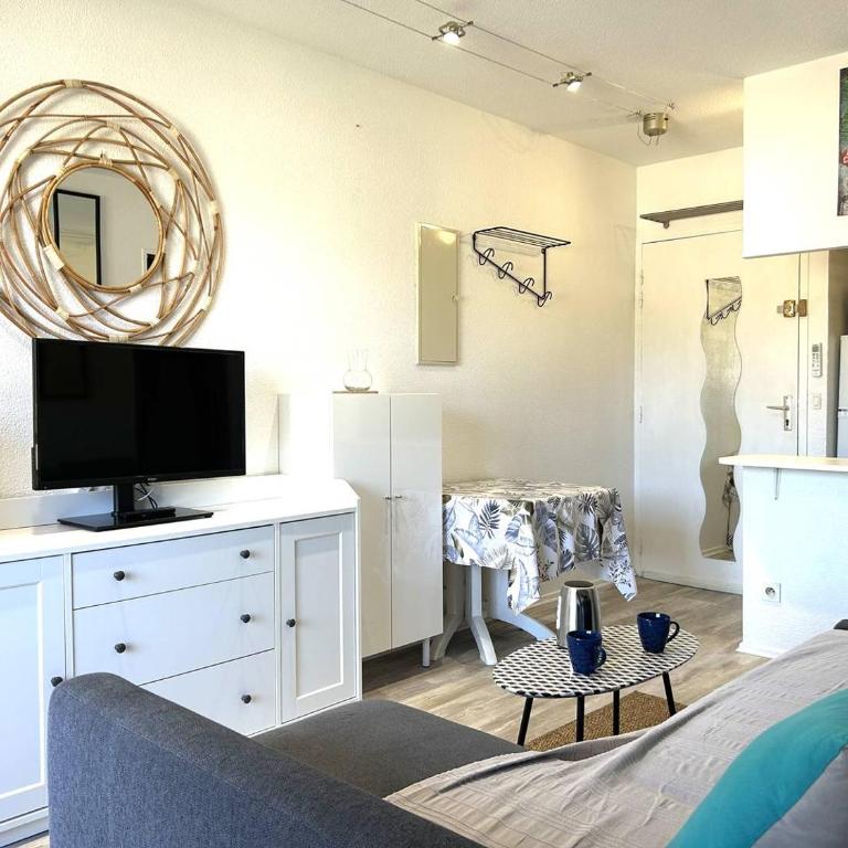 BO570-T62 Studio cabine 4 couchages BORMES LES MIMOSAS - Classic Apartment - 4