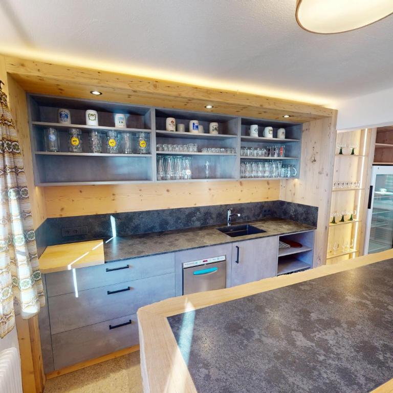 SÖLLHOF Ferienhaus mit 11 Schlafzimmern I großer Gemeinschaftsraum I Skibushaltestelle I 10 Min zum Skigebiet - Ferienhaus - 2