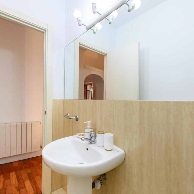 TOL241 - Espectacular Piso de 2 dormitorios en la Plaza Mayor, en el centro de Madrid - Two-Bedroom Apartment - 22