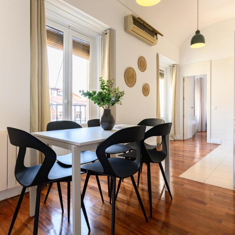 TOL241 - Espectacular Piso de 2 dormitorios en la Plaza Mayor, en el centro de Madrid - Two-Bedroom Apartment - 8