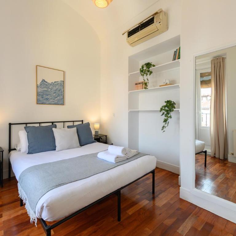 TOL241 - Espectacular Piso de 2 dormitorios en la Plaza Mayor, en el centro de Madrid - Two-Bedroom Apartment - 2