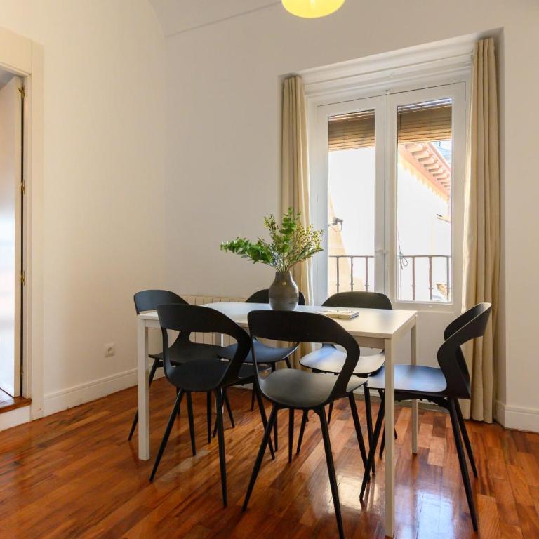 TOL241 - Espectacular Piso de 2 dormitorios en la Plaza Mayor, en el centro de Madrid - Two-Bedroom Apartment - 25