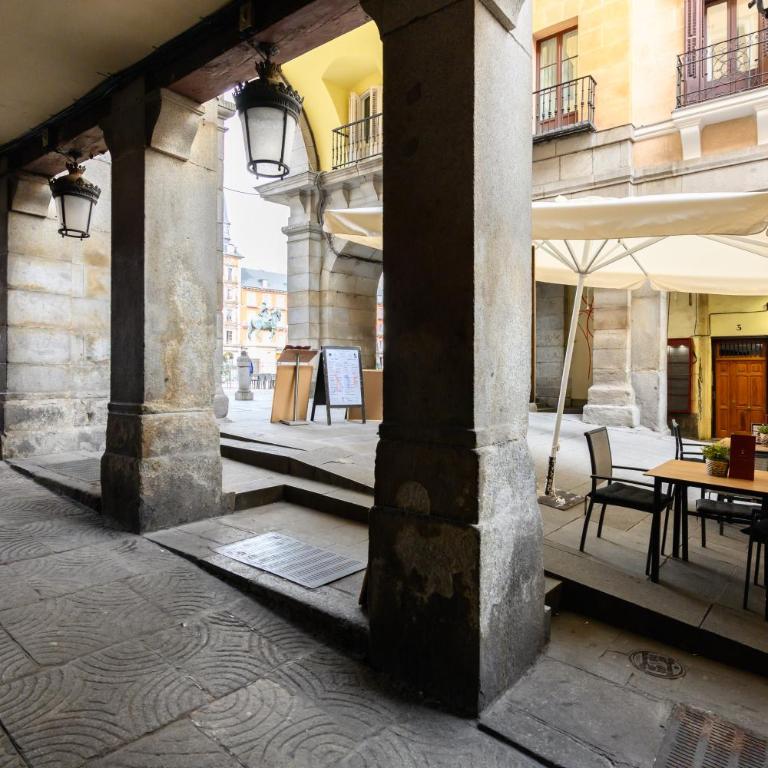 TOL241 - Espectacular Piso de 2 dormitorios en la Plaza Mayor, en el centro de Madrid - Two-Bedroom Apartment - 56