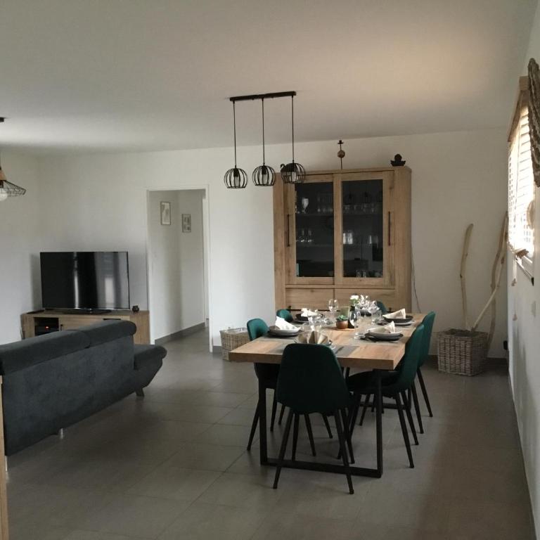 villa Maridel - Three-Bedroom House - 19