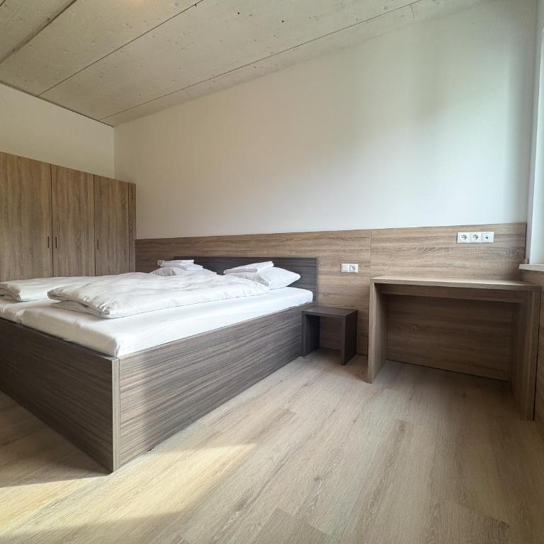 A2 Hotel Memmingen - SELF-CHECK-IN - Doppelzimmer mit Gemeinschaftsbad - 1