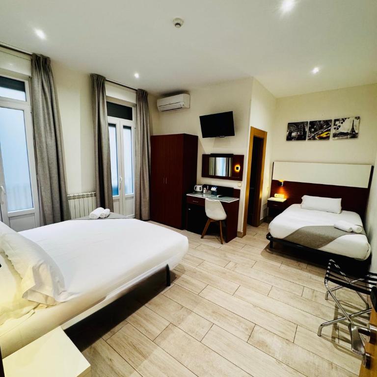 Hostal Cervelo - Habitación Triple - 3