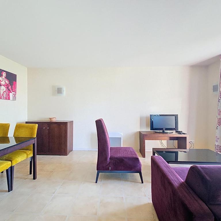Terres de France - Le Domaine du Val d'Amboise - Studio double bed - 8