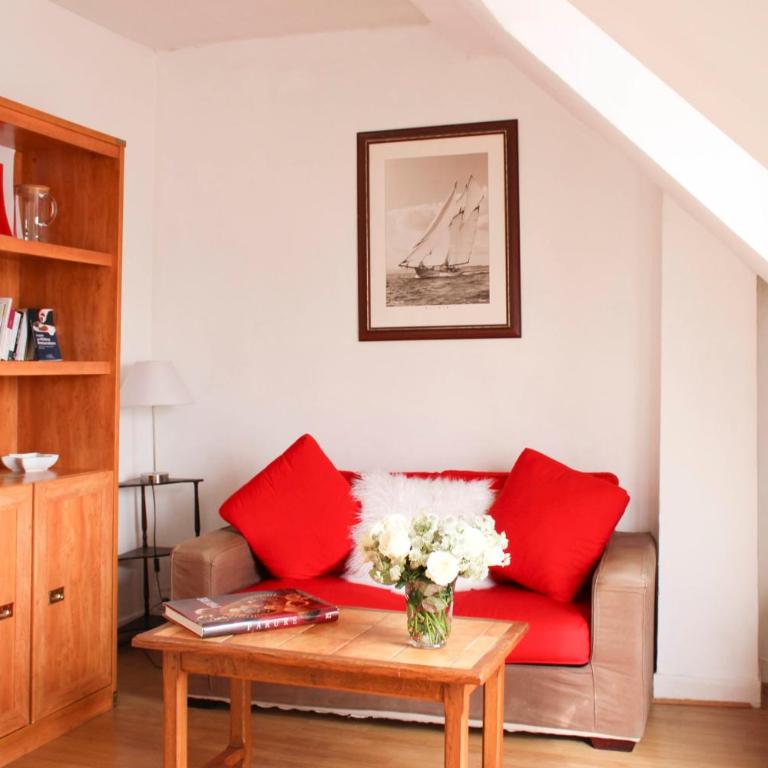 Apartment with balcony under the roofs of Paris - Apartment - 3